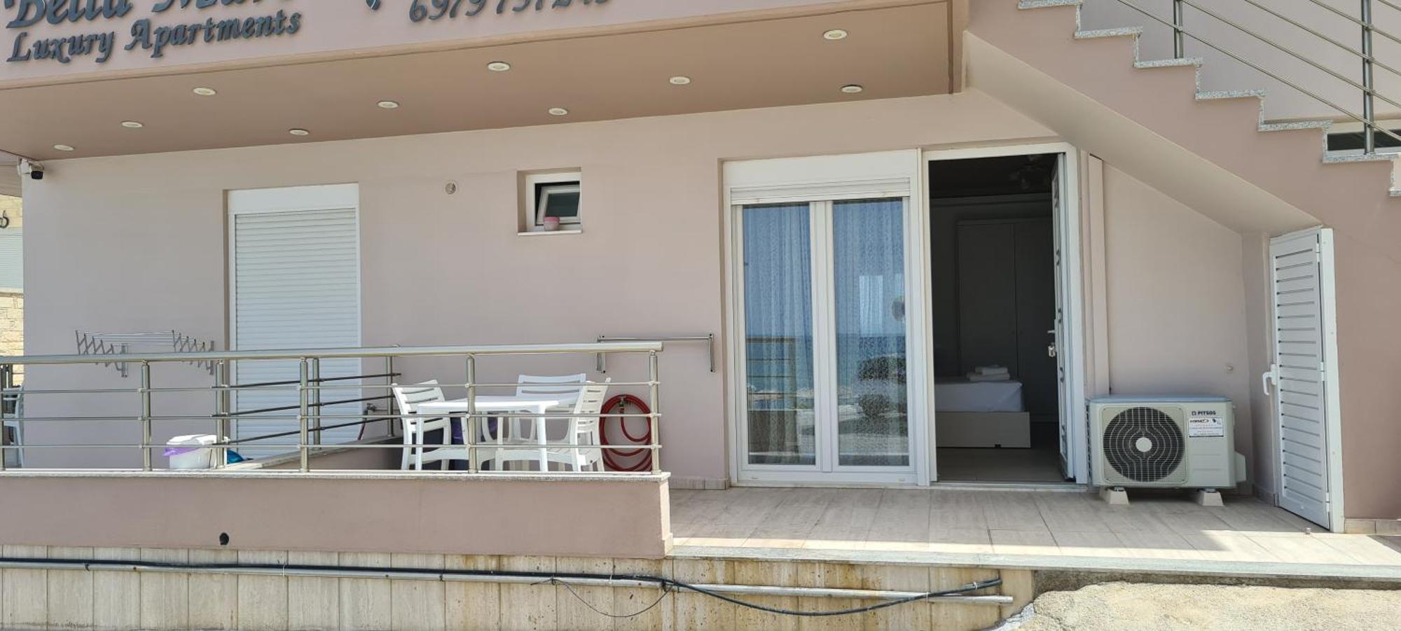 Bella Mare Luxury Apartments 칼라마키 외부 사진