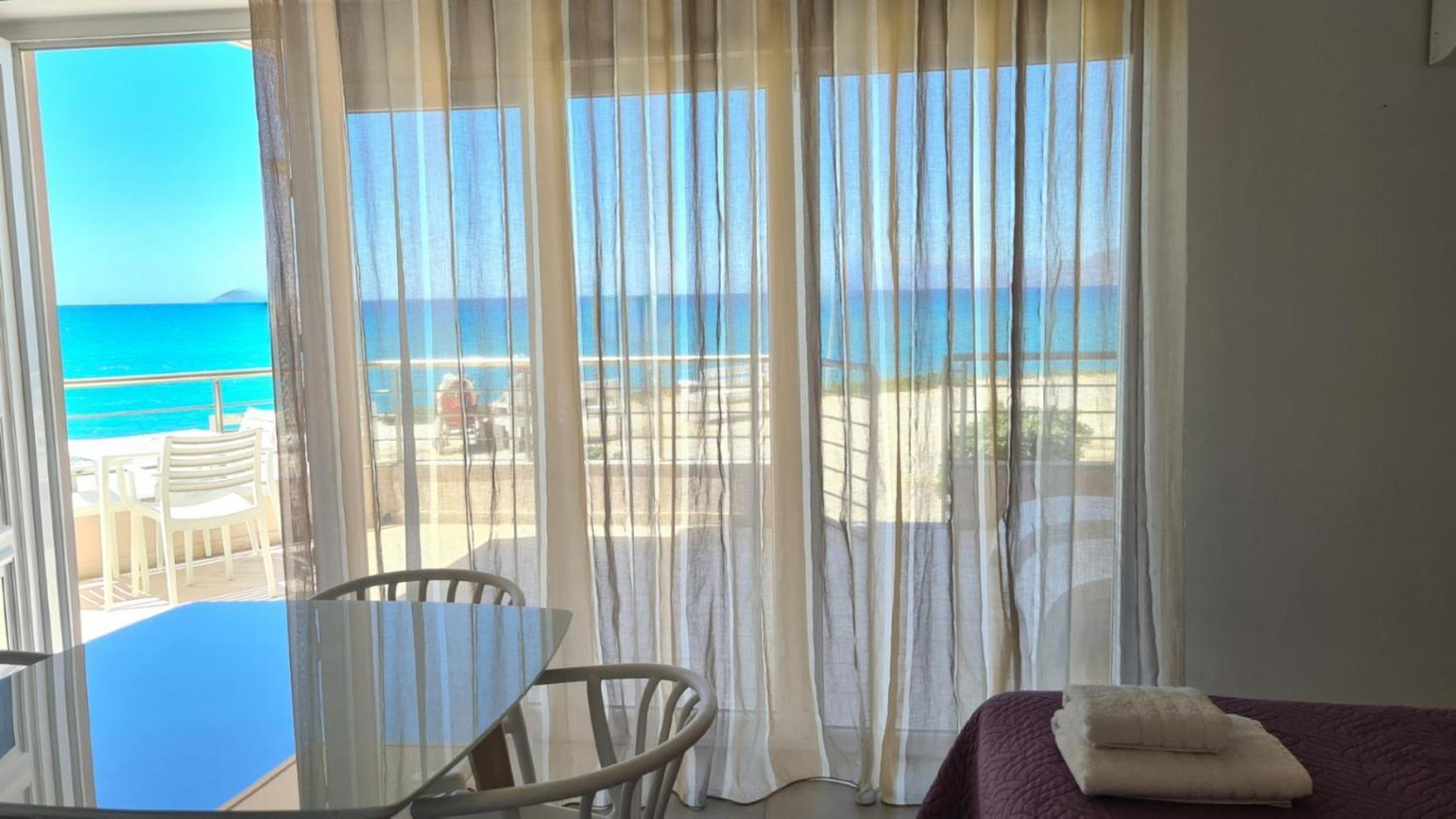 Bella Mare Luxury Apartments 칼라마키 외부 사진