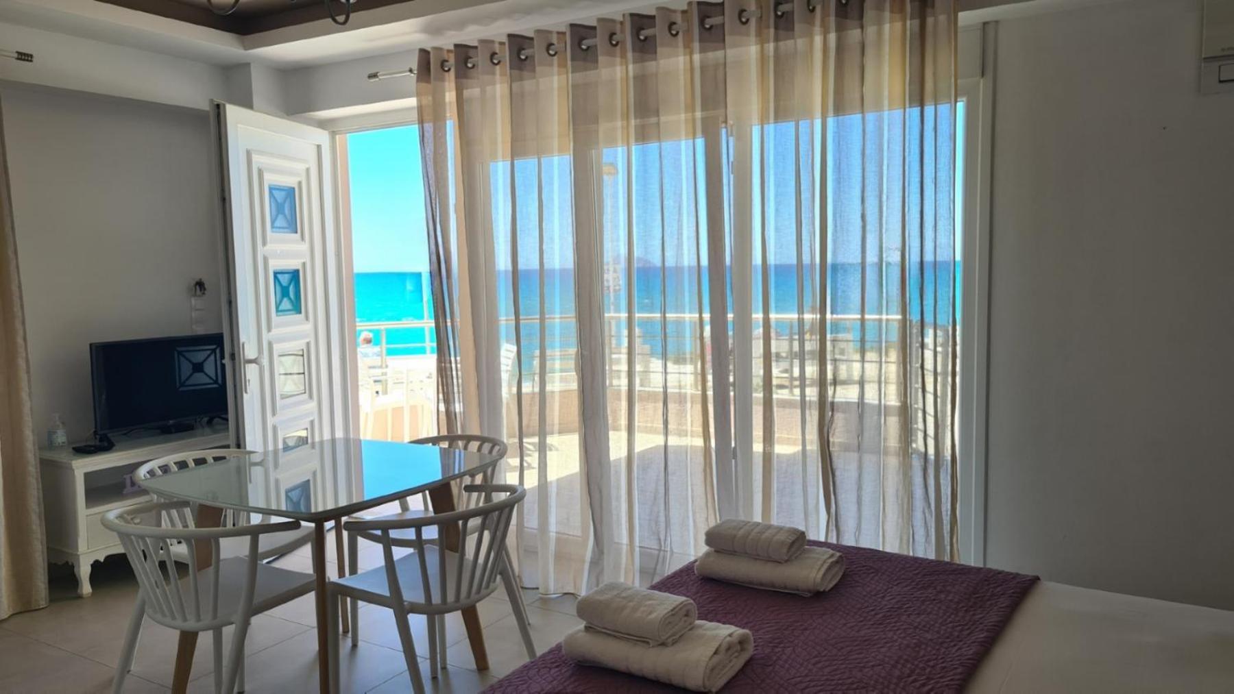 Bella Mare Luxury Apartments 칼라마키 외부 사진