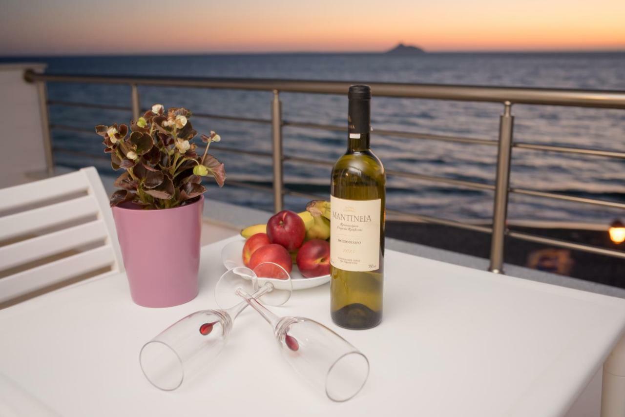 Bella Mare Luxury Apartments 칼라마키 외부 사진